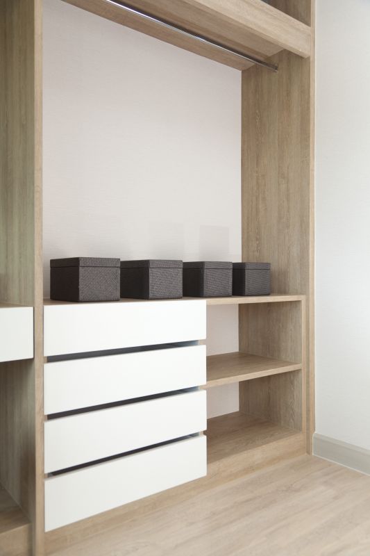 Built-In Shelves and Niches
